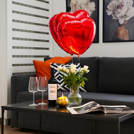 Maria - Modern Apartment With Parking And Workspace Bucarest Esterno foto