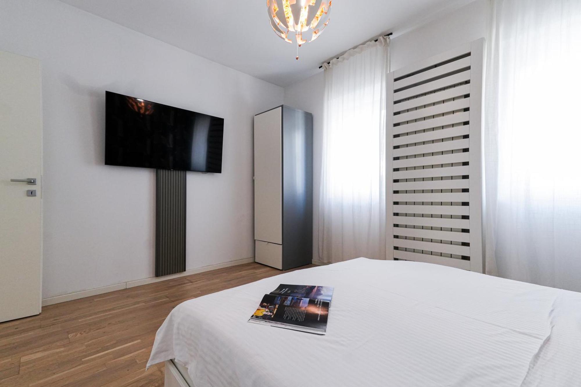 Maria - Modern Apartment With Parking And Workspace Bucarest Esterno foto