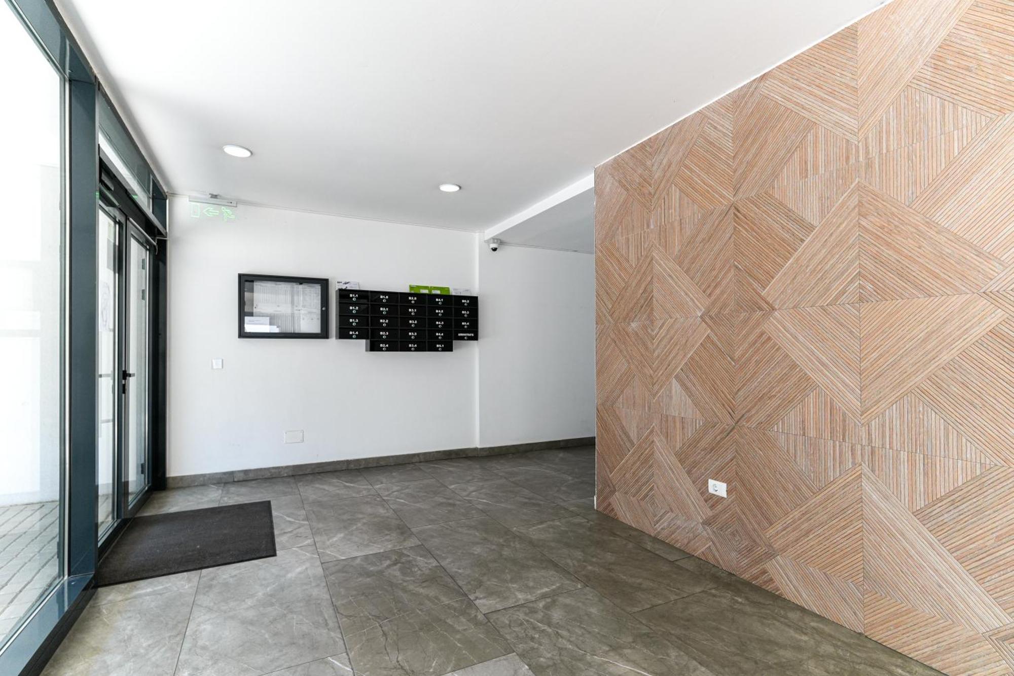 Maria - Modern Apartment With Parking And Workspace Bucarest Esterno foto