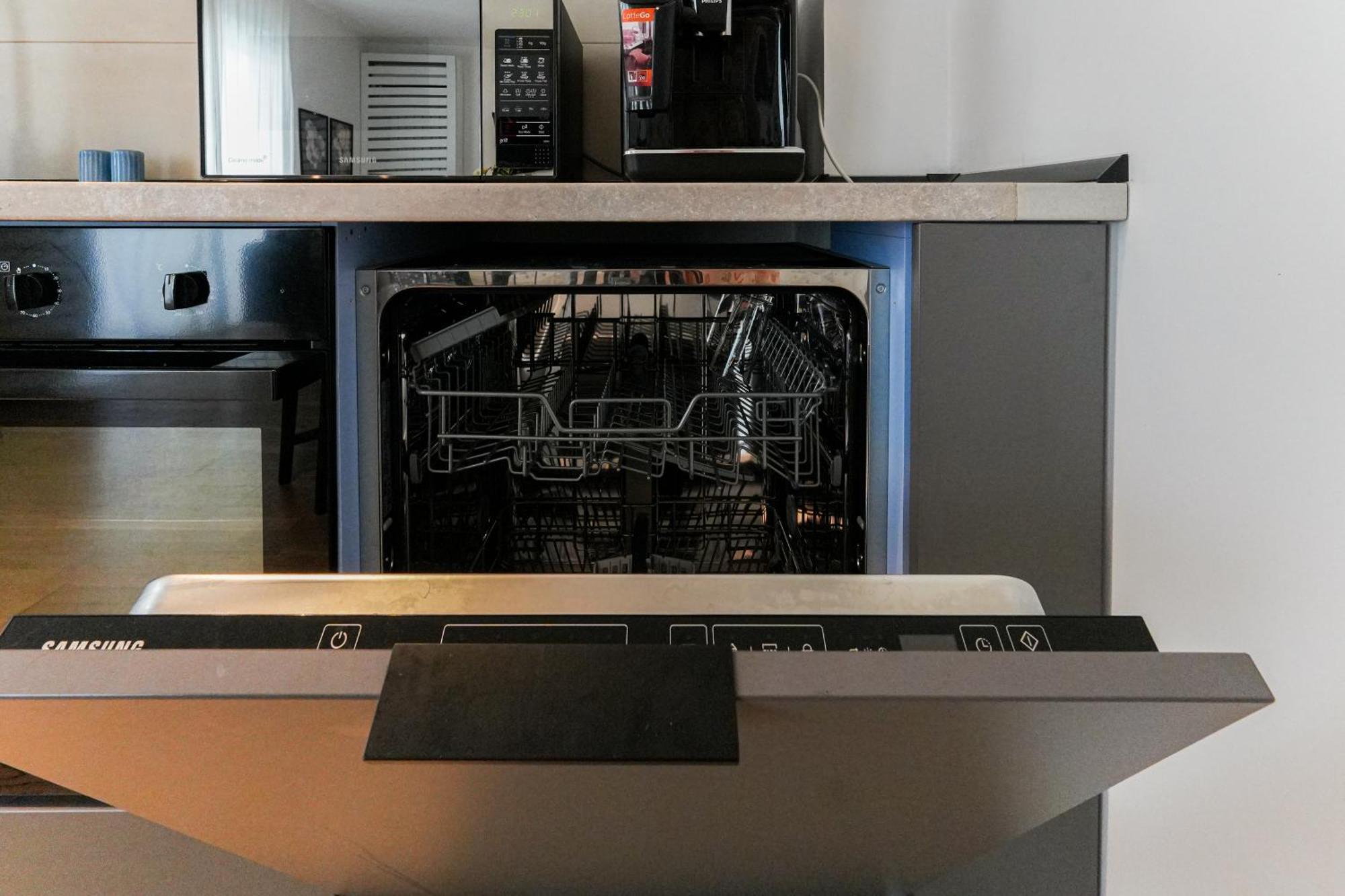 Maria - Modern Apartment With Parking And Workspace Bucarest Esterno foto